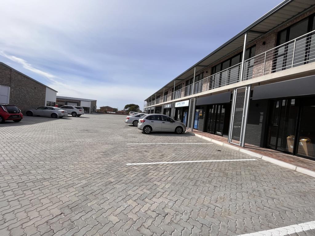 112 m² Retail in Fairview, Port El... CL6934 Just Property